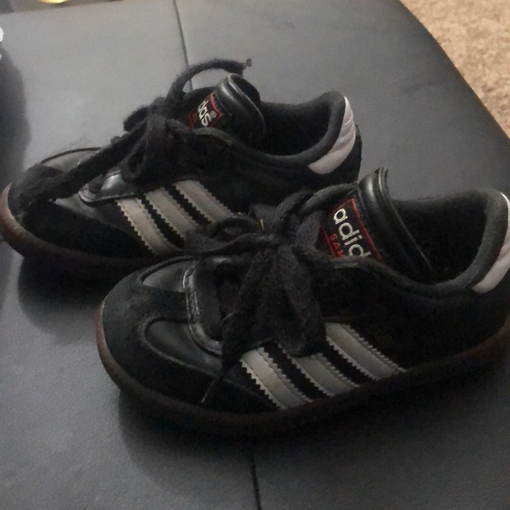 Little girls Sambas sneakers